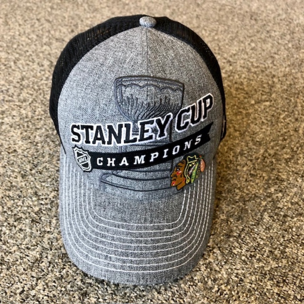 Men's Reebok  Blackhawks Stanley Cup Champions Gray and Black Hat size OS